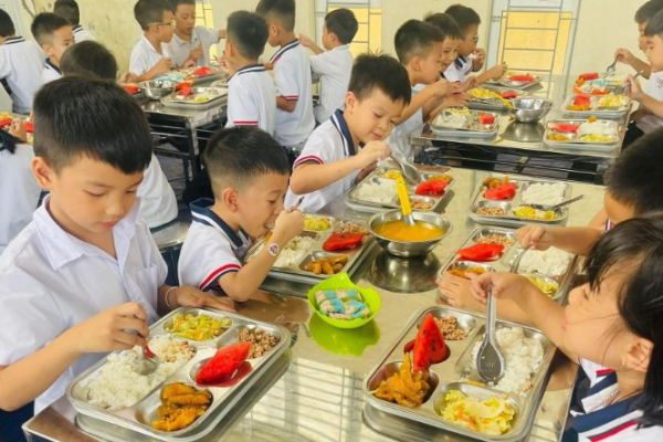 Lựa chọn công ty cung cấp suất ăn trường học quan trọng như thế nào?